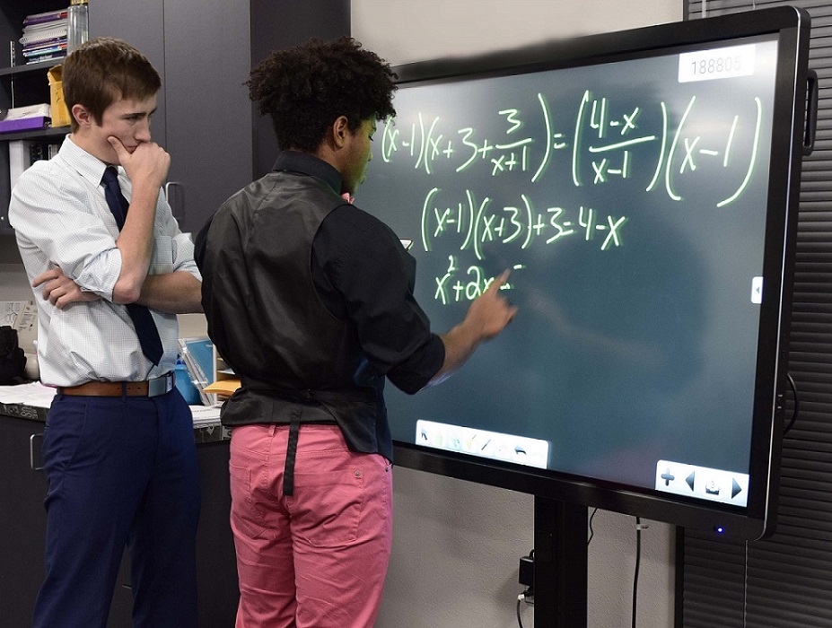 Rankin ISD students using large interactive displays courtsey of Data Projections